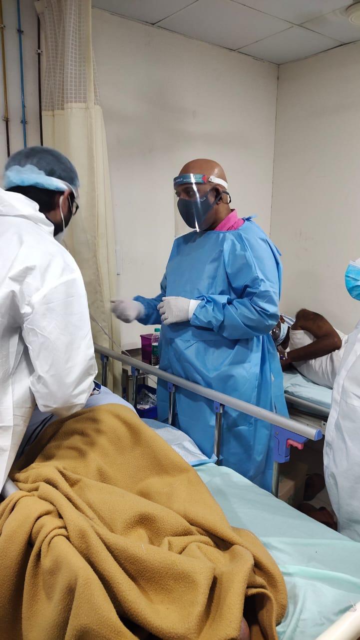 Dr. Goutham R. Choudhari treating patients at Sri Venkateshwara Clinic Bengaluru - photo 19